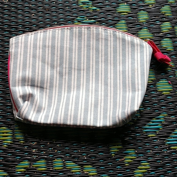 Makeup bag - Picture 2 of 2